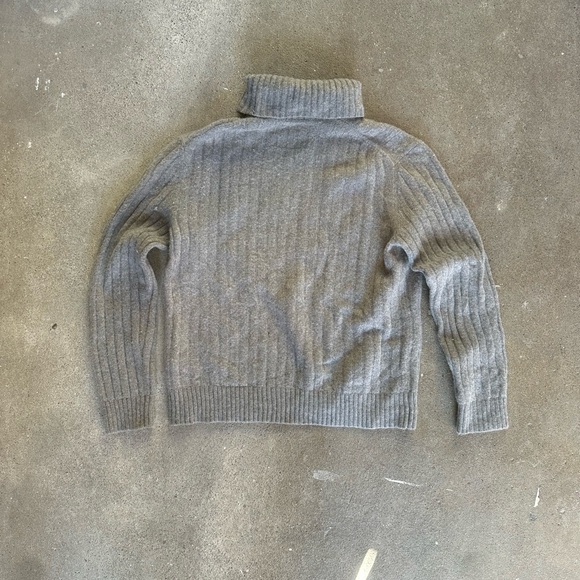 Banana Republic Heritage Collection Wide Rib Turtleneck Sweater Grey Sz Medium - Picture 2 of 7